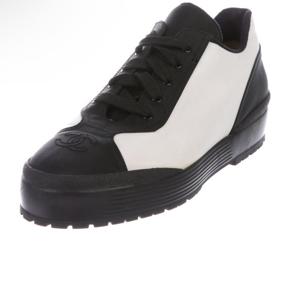 Chanel sneakers 100% authentic - Picture 2 of 5